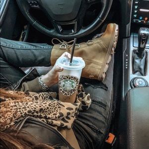 Express Distressed black jean